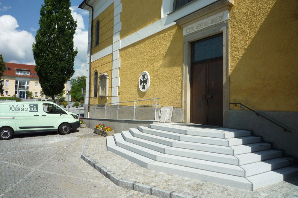 Solnhofener in Pfarrkirche Alberndorf von Casa Sasso