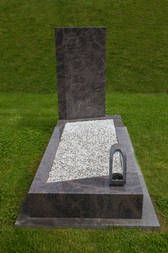 Grab aus Naturstein von Casa Sasso